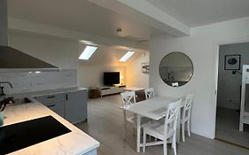 Nice Apartment Close To Everything